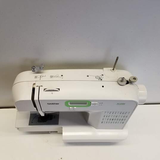 Brother ES-2000 Computer Sewing Machine image number 7