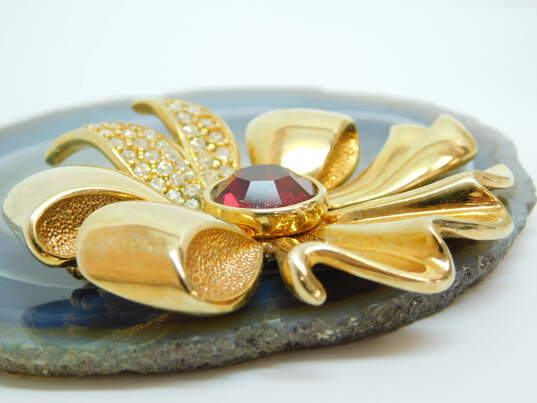 Vintage SAL Swarovski Icy Red & Clear Crystal & Gold Tone Ribbon Bow Brooch 28.9g image number 6