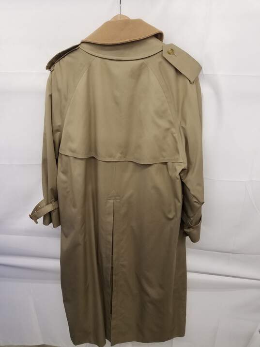Vintage Burberrys' Neutrals Trench Coat with Removable Liner, Collar Men's Size 40R image number 2