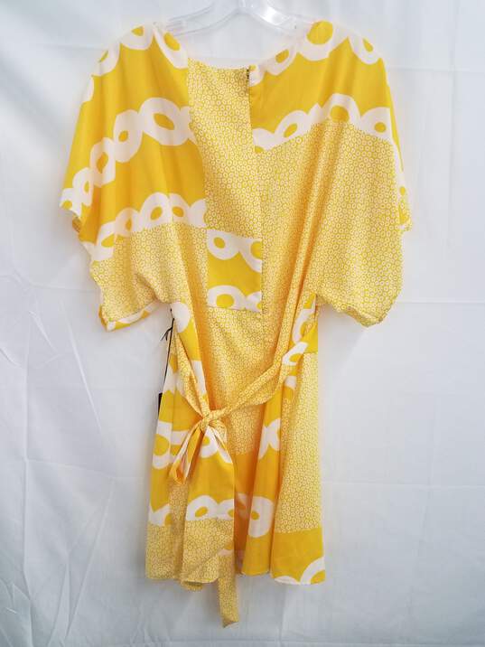 BCBGMAXARUA Women's Yellow and White Belted Dress SZ L NWT image number 2