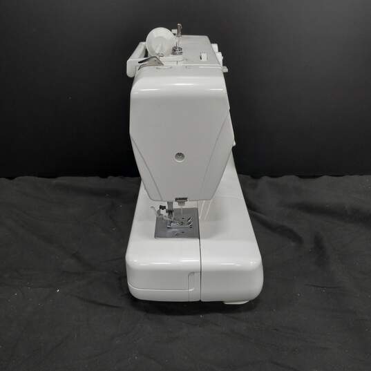 Singer Model 1120 Portable Electronic Sewing Machine w/Pedal image number 7