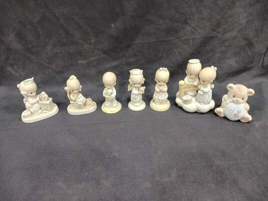 Lot of 7 Precious Moments Figures image number 1