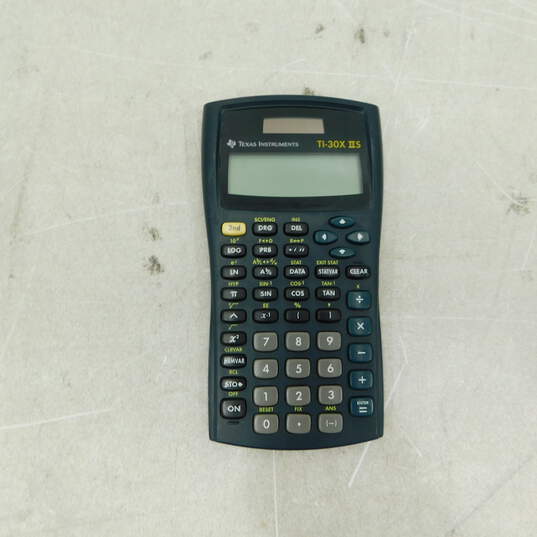 Set of Assorted Texas Instruments Brand Scientific Calculators (7) image number 4