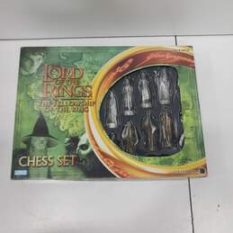 2001/2002 Hasbro Parker Brothers The Lord of the Rings The Fellowship Of The Ring Chess Set IOB
