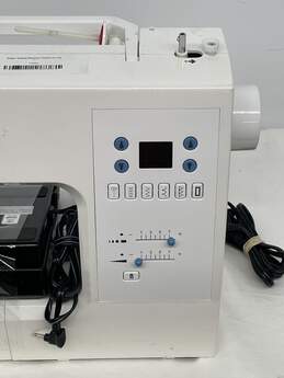 Precision 50 Stitch Electronic Serger Sewing Machine Powers On E-0553749-A alternative image