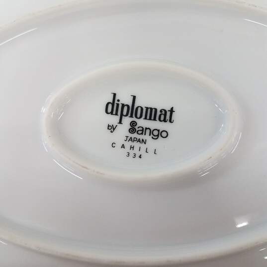 Diplomat Serving Dish and Gravy Boat image number 4