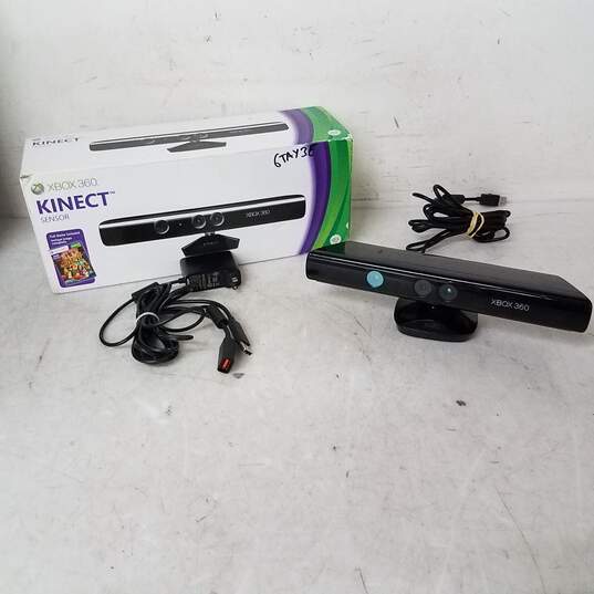 Microsoft Xbox 360 Kinect Sensor Bar Model 1473 in original box - untested image number 1