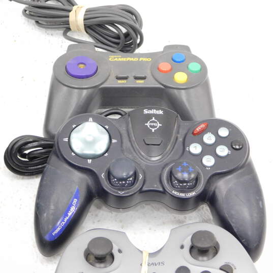 8 PC Controllers image number 4