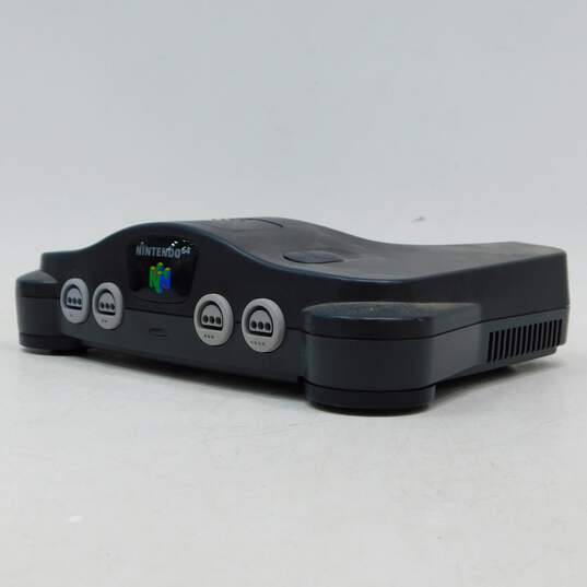 Nintendo N64 w/ 8 Games image number 2