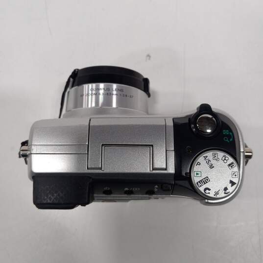 Olympus Camedia C-740 UltraZoom Digital Camera w/ Case image number 3