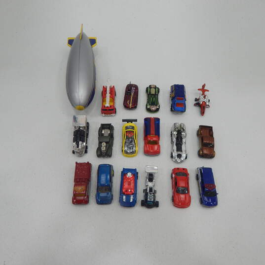 Assorted Die Cast Vehicles Lot Various Brand Sizes Some New image number 3