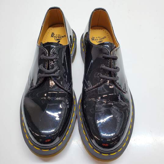WOMENS DR. MARTENS PATENT LEATHER SHOES SIZE 9 image number 4