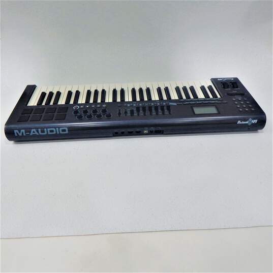 M-Audio Axiom 49 Semi-Weighted USB MIDI Controller image number 2