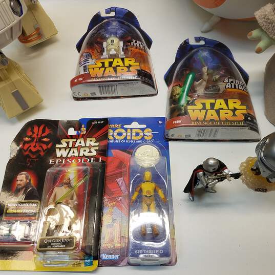 Mixed Star Wars Collectibles Bundle image number 4