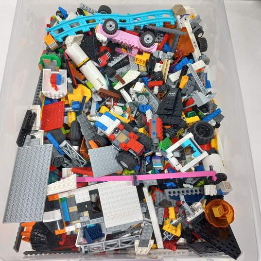 8.5 Lb Lot of Assorted Lego Bricks image number 3