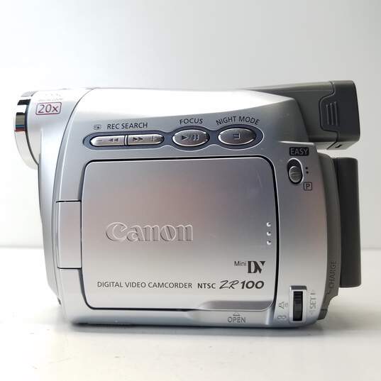 Canon ZR100 MiniDV Camcorder image number 4