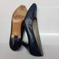 AUTHENTICATED Salvatore Ferragamo Navy Blue Leather Pumps Size 7 image number 5