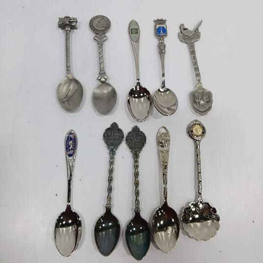 Bundle of Assorted Collectable Novelty Spoons image number 3