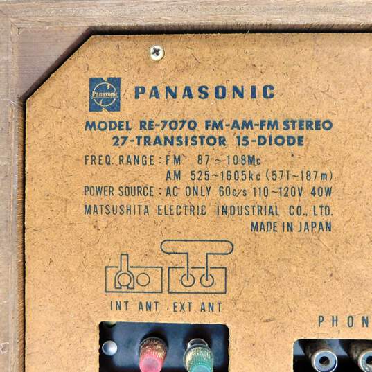 VNTG Panasonic Model RE-7070 FM/AM/8 Track Audio System w/ Attached Power Cable image number 2