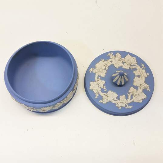 Wedgwood  Vintage Blue Jasperware Round  Trinket Box image number 5
