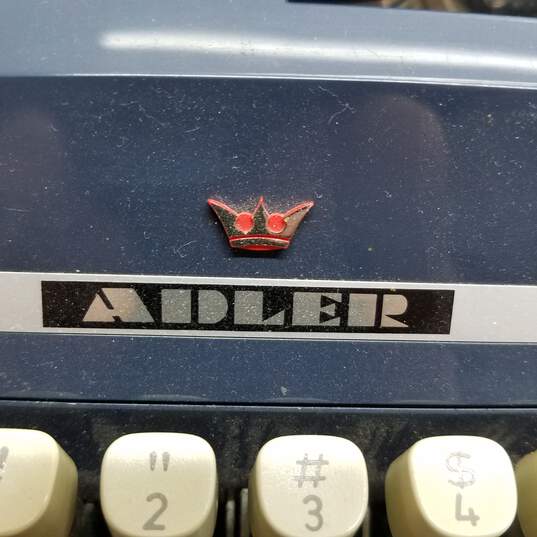 Adler J 5 Typewriter in Case - UNTESTED FOR PARTS/REPAIR image number 3