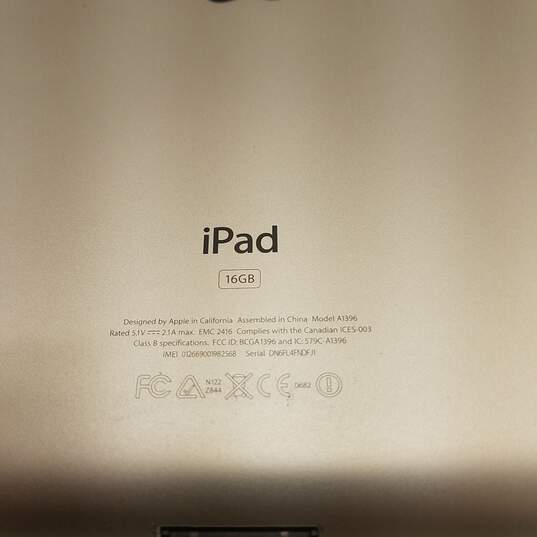 Apple iPad 2 (A1396) - Lot of 2 (For Parts Only) image number 5