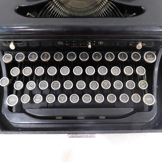 1936 Royal Portable Typewriter Model O w/ Case image number 3