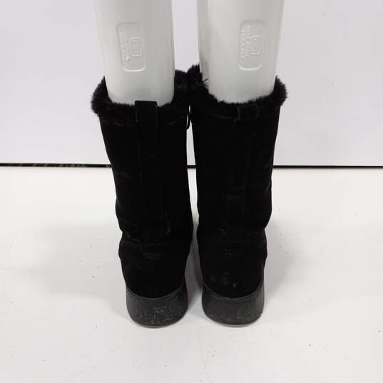 Khombu Women's Black Suede Snow Boots Size 9 image number 2