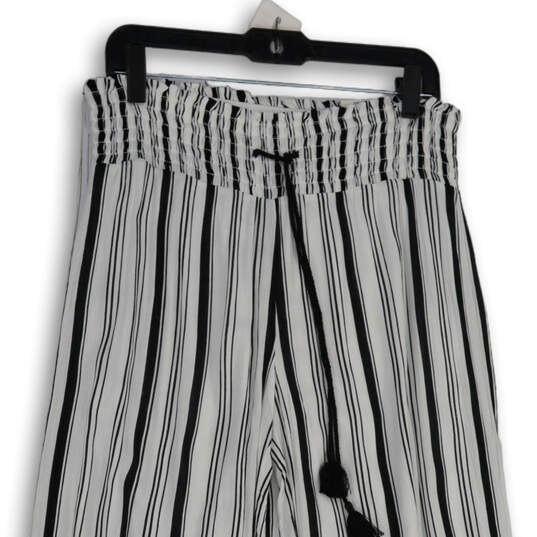 NWT Womens Black White Striped High Rise Wide Leg Pull-On Ankle Pants Size M image number 3