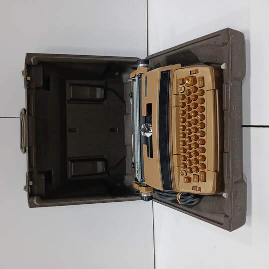 Smith Corona Coronet Super 12 Coronamatic Electric Typewriter with Case image number 1