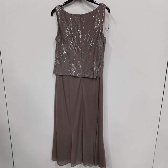 Womens Gray Sequin Scoop Neck Sleeveless Back-Zip 2 Piece Dress Size 10 image number 4