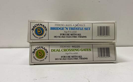 Bachmann HO Scale Electric Train Kit Bundle of 2 image number 4