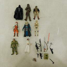 Lot Of 8 Vintage Star Wars Action Figures w/ Accessories