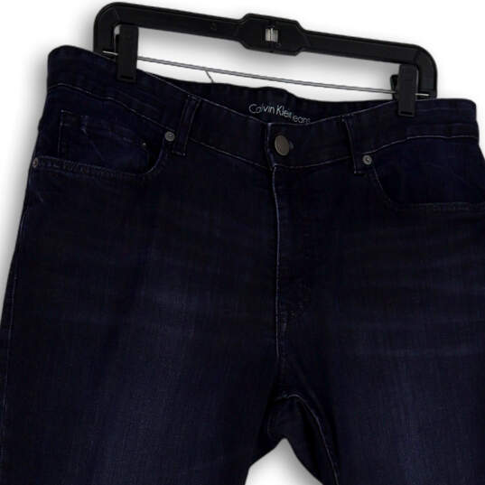 Womens Blue Denim Dark Wash Pockets Stretch Straight Leg Jeans Size 34/30 image number 3