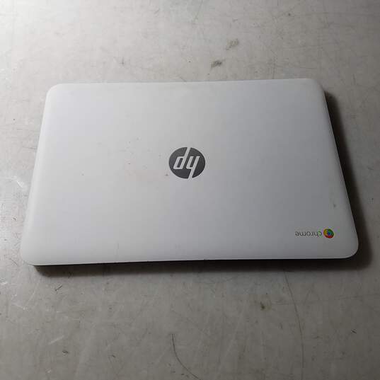 HP Chromebook 14-x010nr 14in. Storage16GB, Intel Celeron, 2.16GHz, 2GB Chromebook image number 2