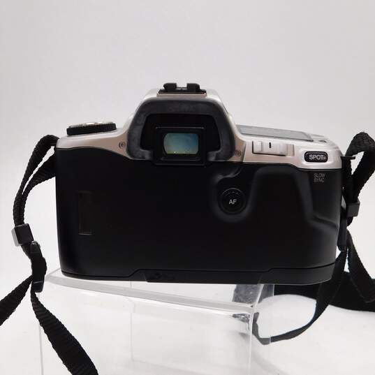 Minolta Maxxum HTsi Plus SLR 35mm Film Camera W/ Lenses Flash & Case image number 5