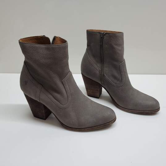 Frye Womens Gray Nubuck Leather Ankle Boots Heels Sz US 9 image number 1