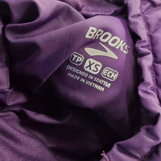 Brooks Running Women's Purple Zip Puffer Vest Size XS image number 3