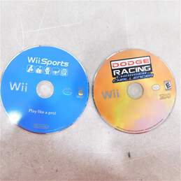 Nintendo Wii w/ 2 games alternative image