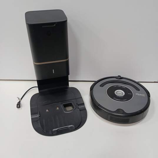 iRobot Roomba Robot Vacuum With Base image number 1