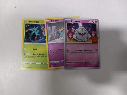 32pc Bundle of Assorted Pokémon Trading Cards image number 2