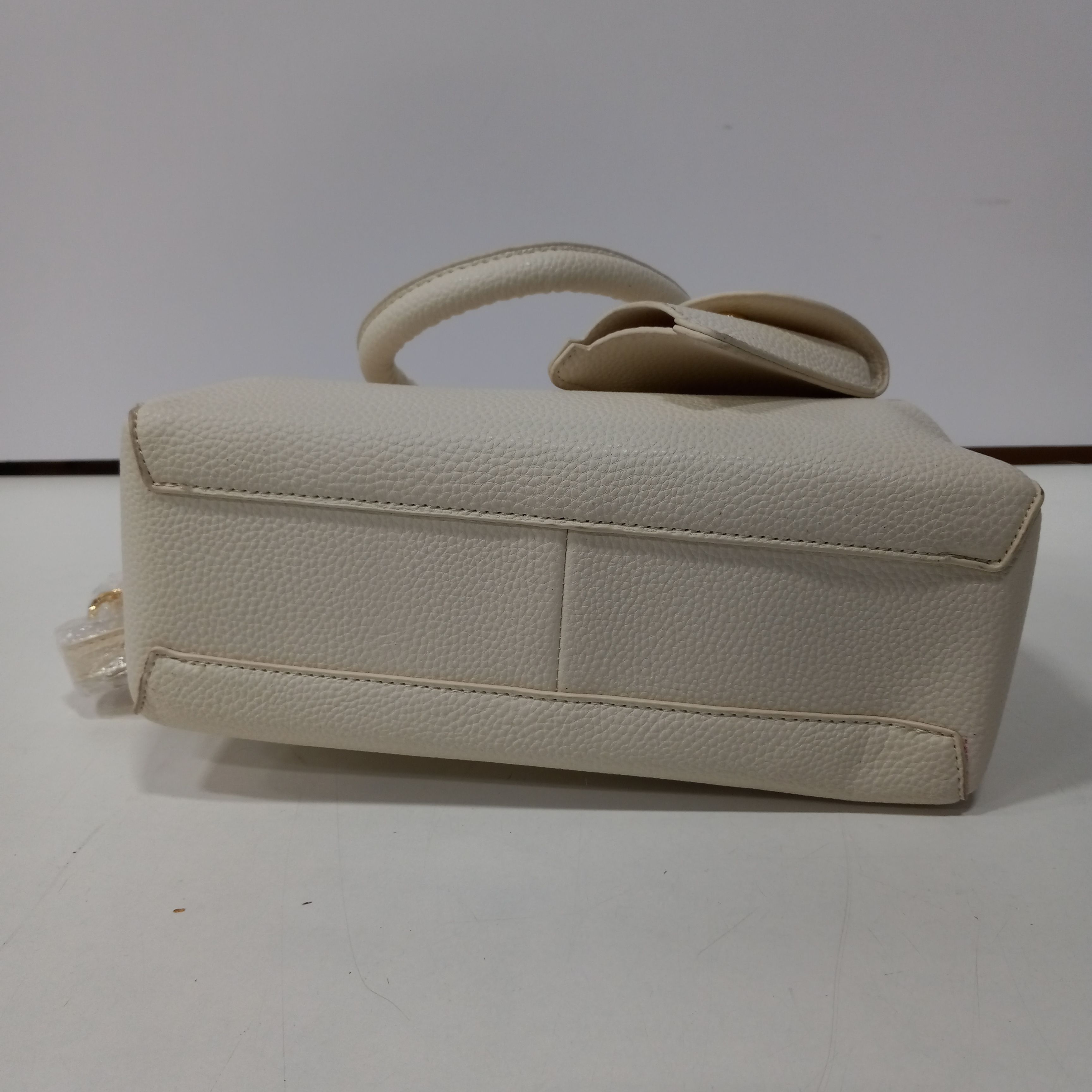 Vintage off White Short Handle Handbag White Leather Purse W Double Skinny  Short Handles accordion Box Bag W/ Gold Oval Turn Lock Hardware - Etsy