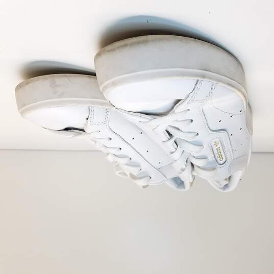 Woman's Adidas Sleek Leather Crystal White Trainers, Size 5 image number 3
