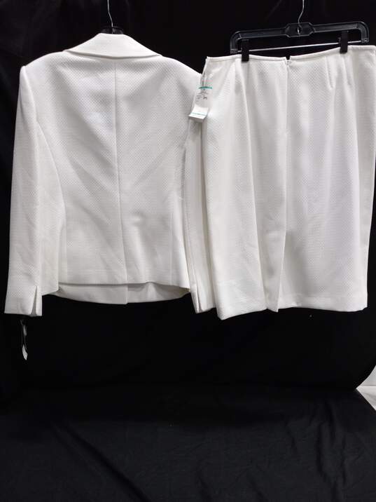 Collections For Le Suit Light Ivory White 2 Piece Skirt Suit Set Size 16 NWT image number 2