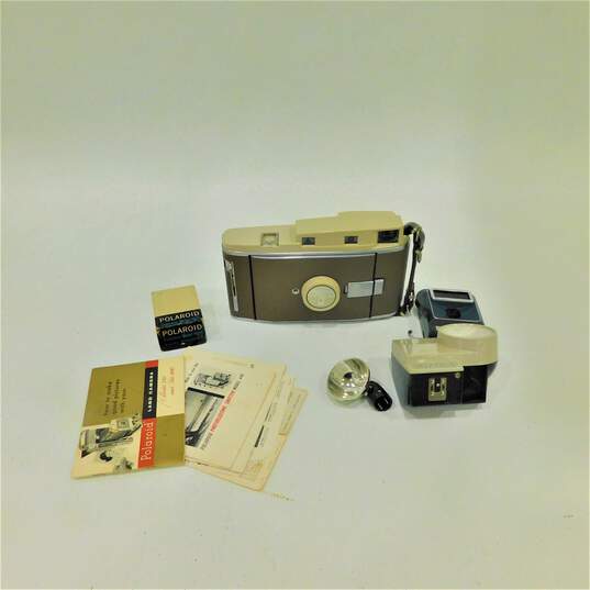 Vintage Polaroid Land Camera 800 w/ Case & Accessories image number 1