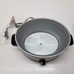 Elite Gourmet Maxi-Matic 2QT Oval Stainless Steel Slow Cooker alternative image