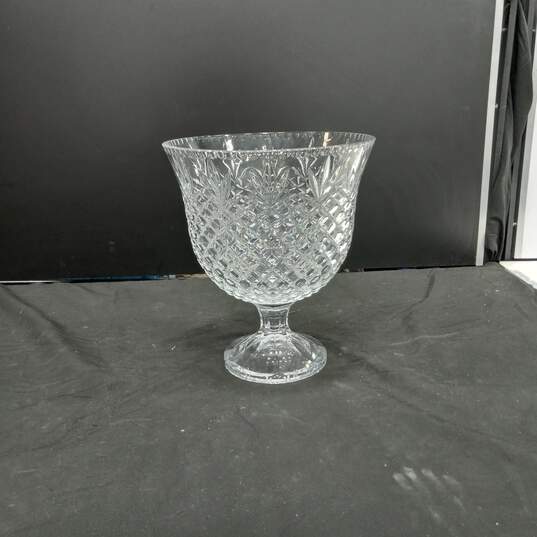 Godinger Crystal Pineapple Pedestal Vase image number 1