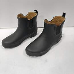 Women's Black Rubber Boots Size 8