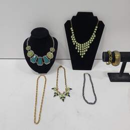 Gold & Brass Tones Costume Jewelry Collection Assorted 7pc Lot