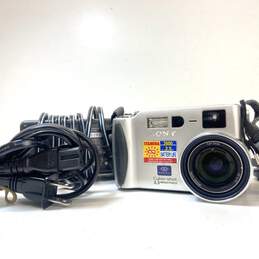 Sony Cyber-shot DSC-S70 3.3MP Digital Camera